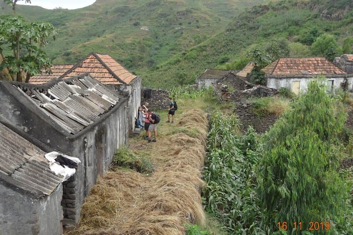 Serra Natural Park Hike — Santiago Coastal Peaks and Goat-Path Trails