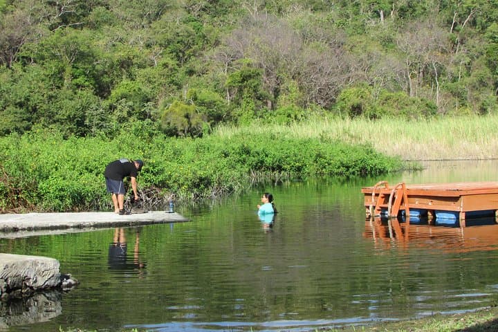 Granada Bird Watching Tour: Cloud-Forest Birds and Volcanic Hot Springs photo 4