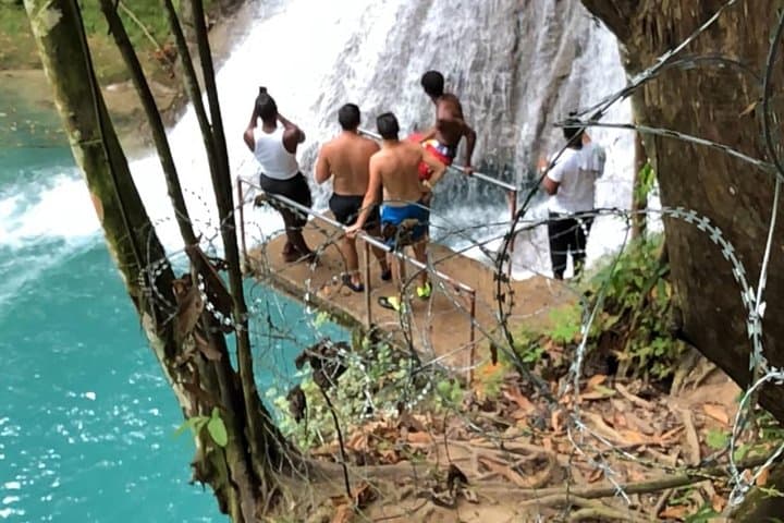 Montego Bay to Blue Hole & River Rapids: A Day Tour to Ocho Rios’ Waterways photo 3