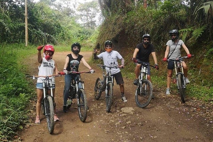 Cali Cordillera Mountain Bike Descent: From Fog Forests to the City