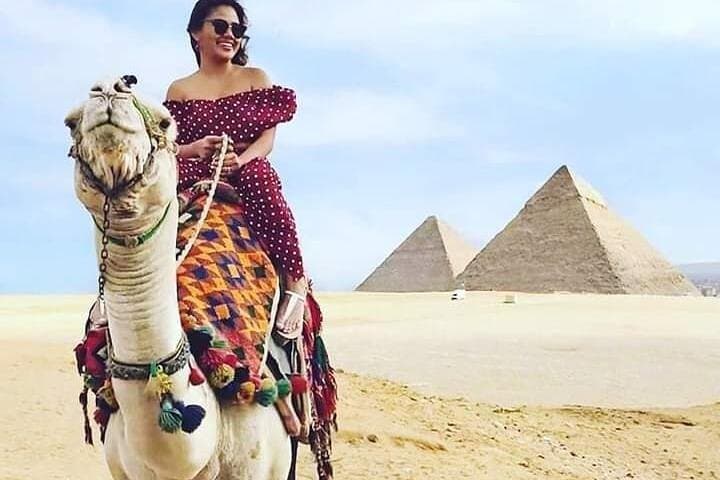 Giza Pyramids Camel & Horse Ride at Sunset: Practical Guide to the Giza Plateau Experience photo 4