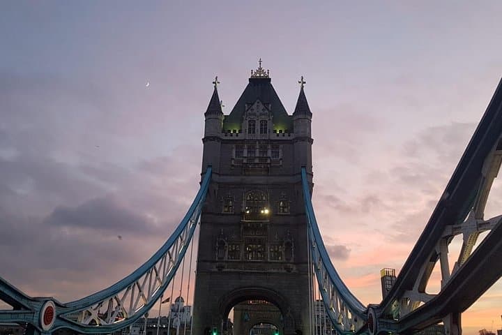 Private Tower of London & Tower Bridge Tour — Skip-the-Line History Walk photo 4