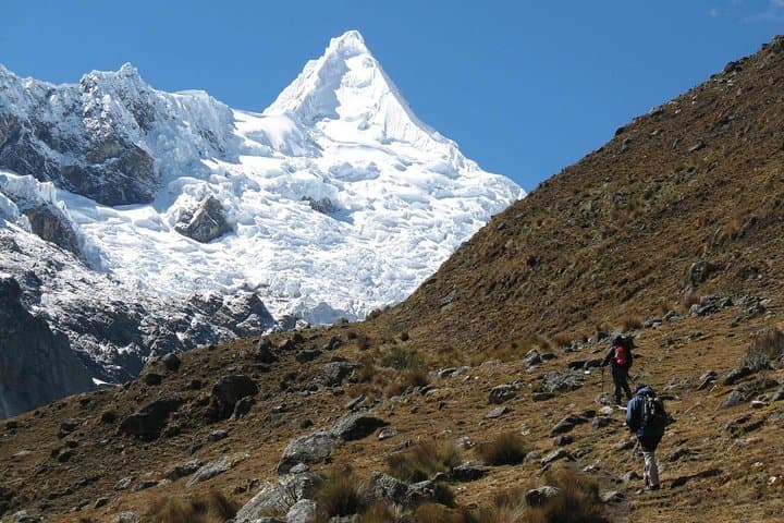 Alpamayo Trek: 13-Day Community Support Trek from Huaraz
