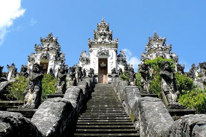 Heaven's Gate & East Bali Water Palaces: Lempuyang Full-Day Tour from Ubud