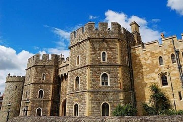 Private Full-Day Tour from London: Windsor, Stonehenge & Bath photo 3