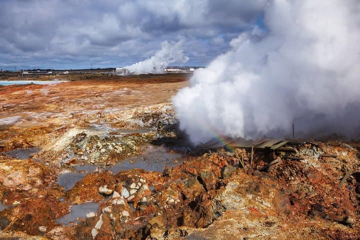 Reykjanes Peninsula Day Tour: Blue Lagoon, Gunnuhver & Bridge Between Continents photo 6