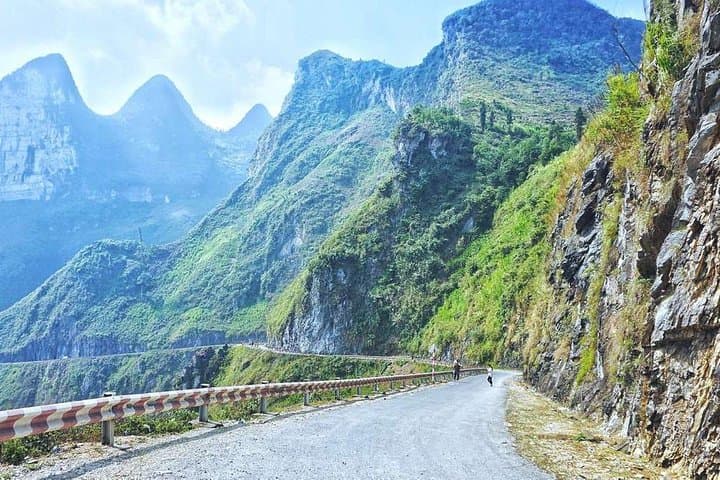 Ha Giang Loop 4-Day Motorbike Circuit: Ma Pi Leng, Dong Van & Ethnic Villages photo 2