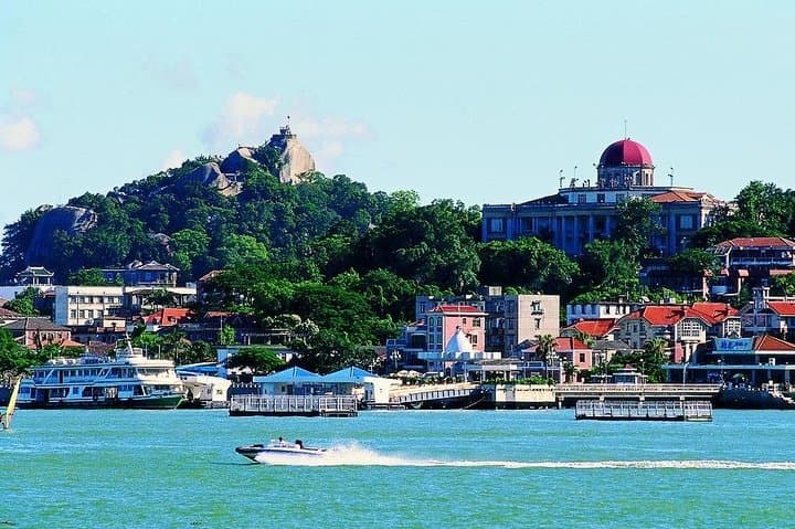 Xiamen Private Day Tour: Gulangyu Island & Xiamen Botanic Garden