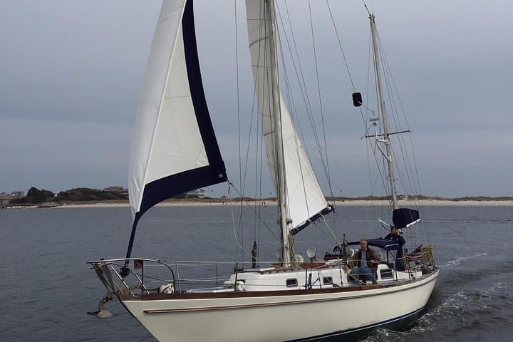Afternoon Sailing Cruise in Wrightsville Beach: Scenic 2-Hour Yacht Adventure photo 6