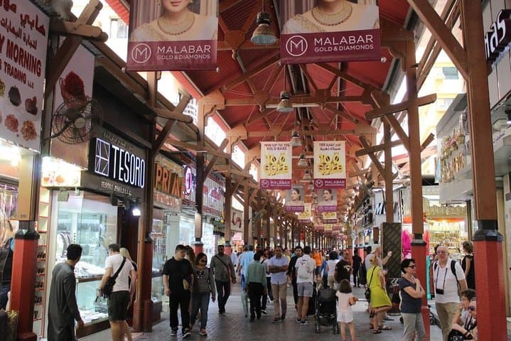Old Dubai Shopping Tour: Gold, Spice and Textile Souks Along Dubai Creek photo 6
