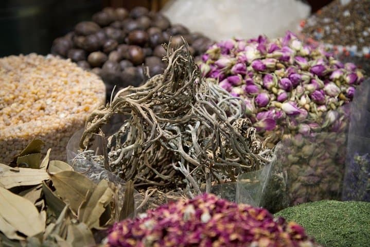 Old Dubai Shopping Tour: Gold, Spice and Textile Souks Along Dubai Creek photo 2