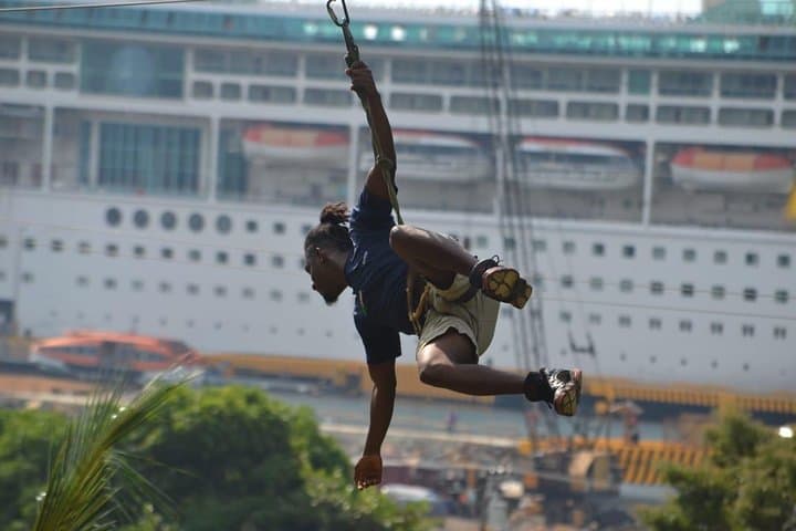 Roatan Sloth & Zip: 16-Line Jungle Zipline and Sloth & Monkey Park