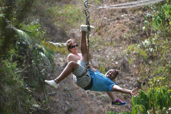 Roatan Sloth & Zip: 16-Line Jungle Zipline and Sloth & Monkey Park photo 4