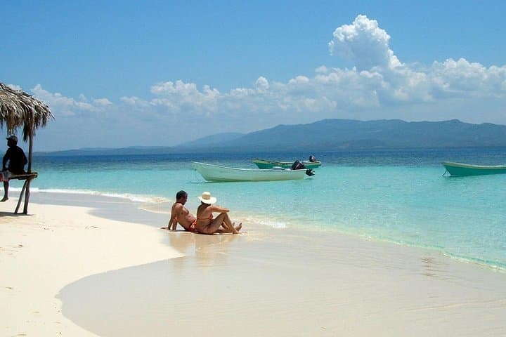 Full-Day Cayo Arena (Paradise Island) Snorkel Tour from Puerto Plata