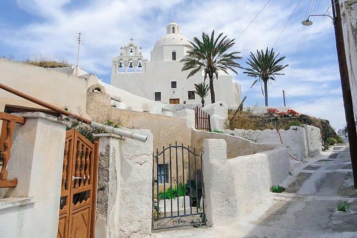 Explore Santorini's Best: Highlights and Wine Tasting Adventure photo 2