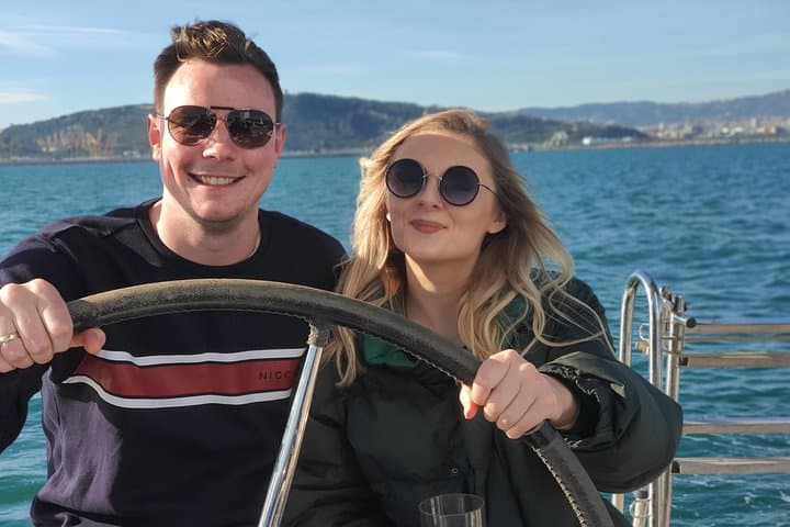 Private Luxury Sailing Cruise in Barcelona: 2-Hour Open-Bar Yacht Experience photo 3