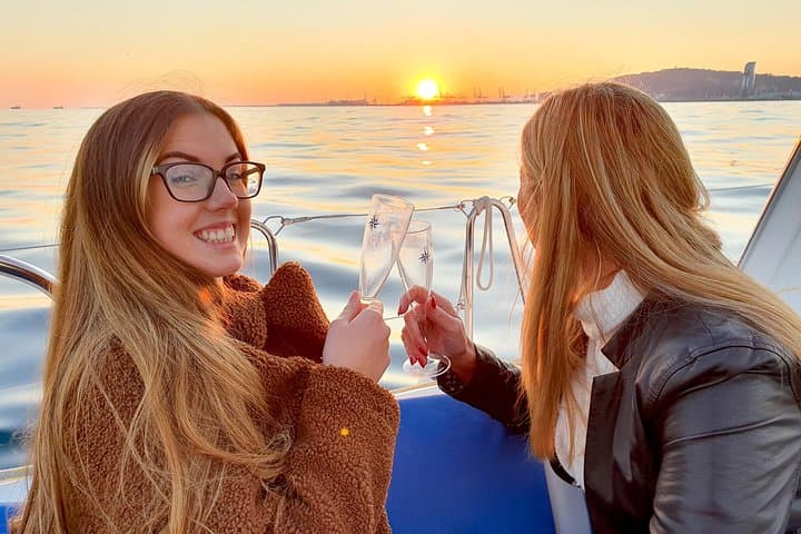 Sunset Sailing in Barcelona: Port Olímpic Cruise with Open Bar photo 5