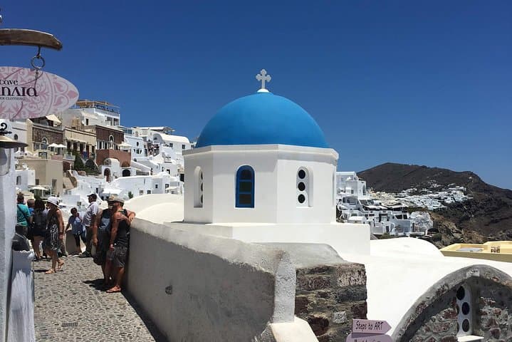 Oia Private Tour Santorini: Sunset, Blue Domes & Cave Houses photo 3