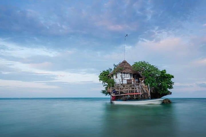 Speed-Boat to The Rock Restaurant: Coastal Lunch Cruise in Zanzibar photo 3