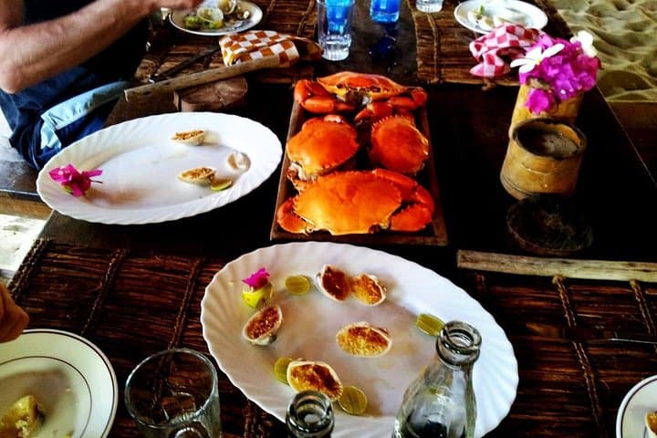Malindi to Marafa: Full-Day Robinson Island & Hell's Kitchen Canyon Tour