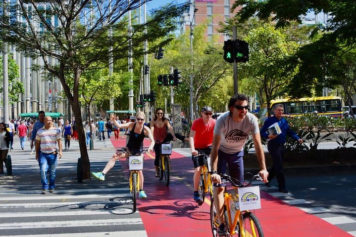 Medellín Bike Tour: Ride Through the City of Eternal Spring photo 5
