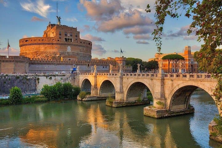 Explore Hidden Corners of Rome: Private Rione VI Parione Walking Tour photo 1