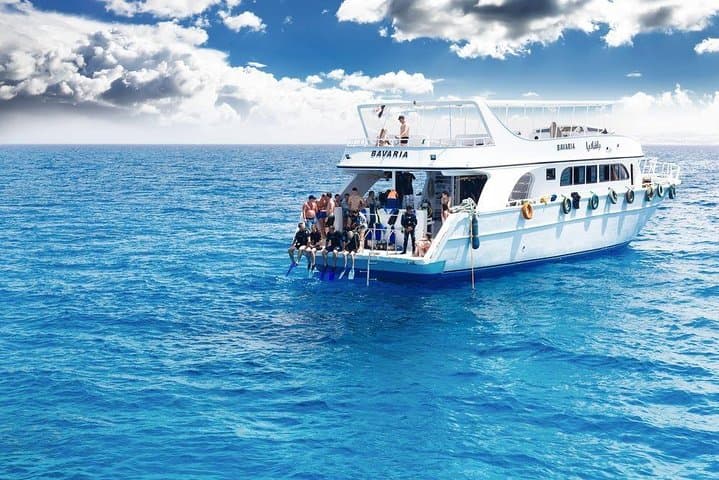 Luxor to Hurghada Day Trip: Red Sea Snorkel, Dolphins & Boat Lunch photo 3