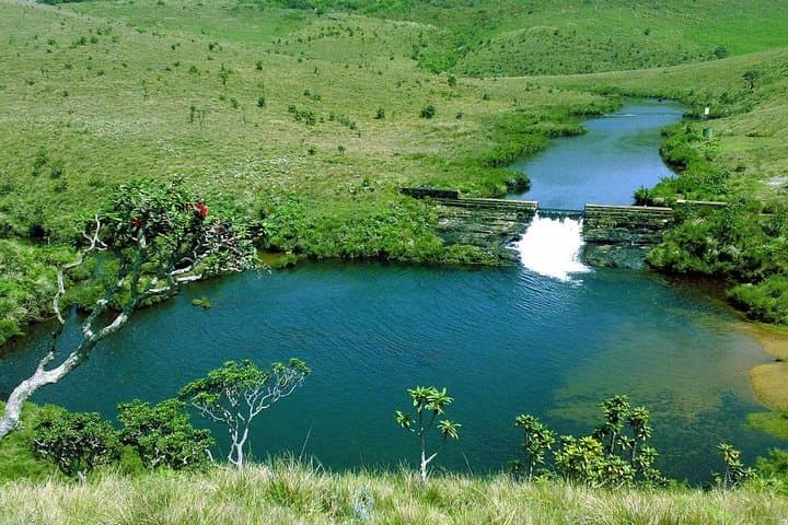 10-Day Sri Lanka Grand Circle: Cultural, Wildlife & Adventure Tour from Negombo photo 4