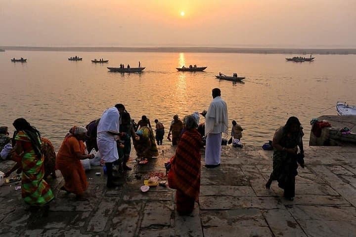 Sunrise Boat Tour on the Ganges: Varanasi Ghats & Ganga Aarti Experience photo 3