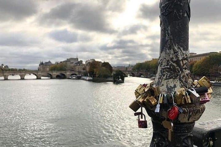 VIP Paris in a Day: Montmartre, Louvre & Seine Cruise photo 5
