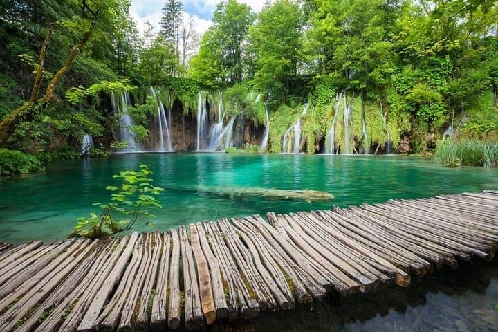 Private Transfer Zagreb to Split with Stop at Plitvice Lakes National Park