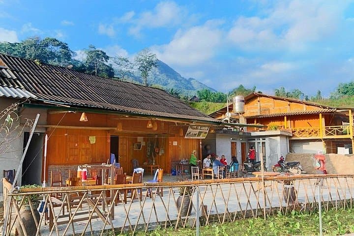 Sapa Trekking by Overnight Train: 2-Day Homestay Trek from Hanoi