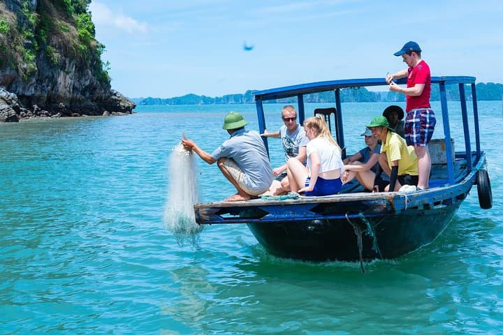 Bai Tu Long Bay Overnight Cruise: Quiet Waters, Kayaks & Cave Beaches photo 3