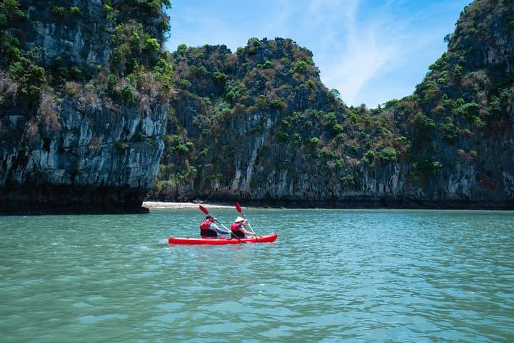 Bai Tu Long Bay Overnight Cruise: Quiet Waters, Kayaks & Cave Beaches photo 5