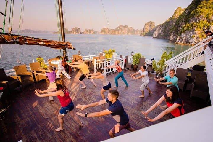 Bai Tu Long Bay Overnight Cruise: Quiet Waters, Kayaks & Cave Beaches photo 2