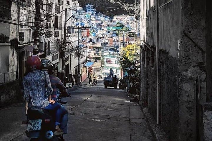 Favela Vidigal Tour and Brazilian Lunch — Local Life, Street Art & Mirante Views photo 3
