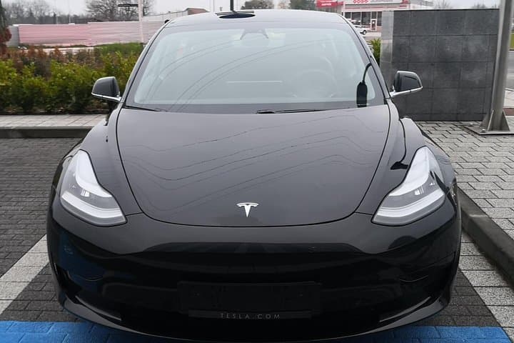 Tesla Ride in Zagreb: Model 3 & Model S Test Drive Experience photo 3