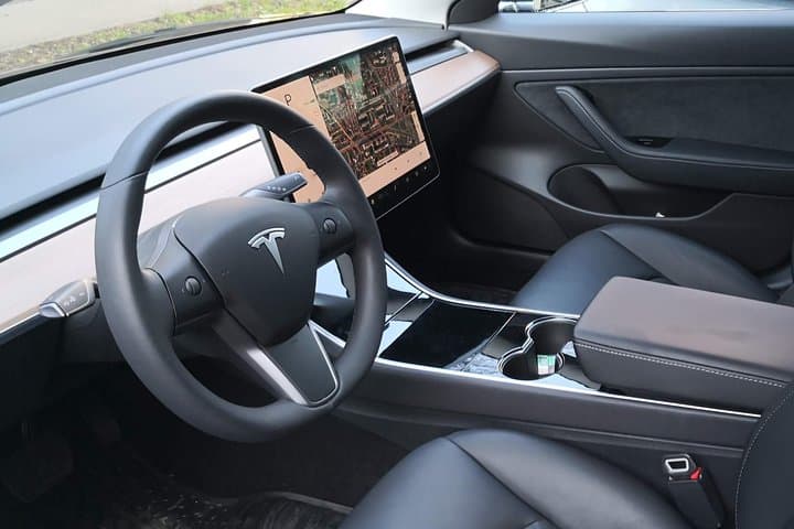 Tesla Ride in Zagreb: Model 3 & Model S Test Drive Experience photo 5