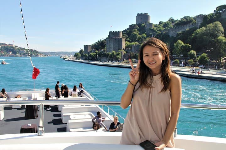 Istanbul Full-Day Bosphorus Cruise & Dolmabahçe Palace Tour photo 2
