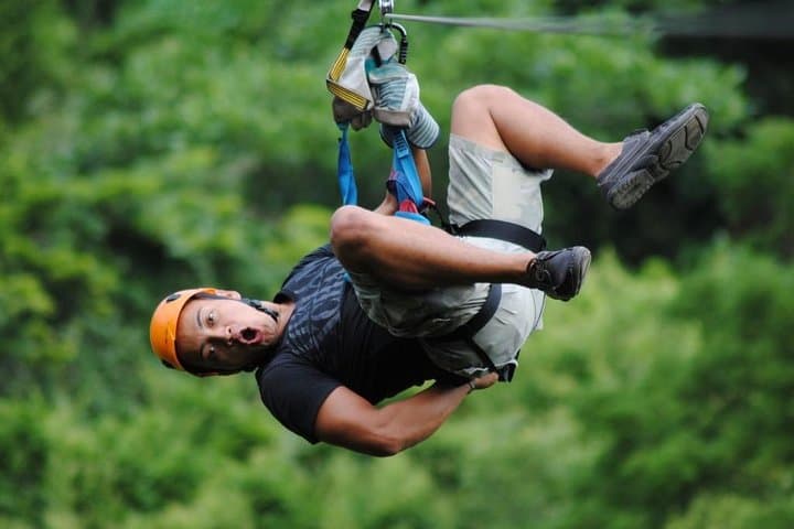 Roatán Zip N Dip: Zipline Over Jungle Canopy & West Bay Beach Break photo 5