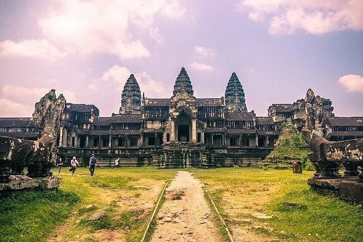 3-Day Angkor Temples & Phnom Kulen Waterfall: Sunrise, 1000 Lingas & Banteay Srei photo 2