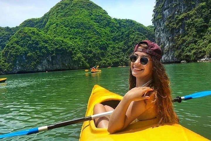 Three-Day Halong Bay 5-Star Cruise: Kayaks, Caves & Floating Villages photo 1