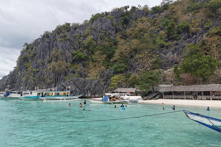 Private Coron Tour A: Kayangan Lake, Coral Garden & White Beach Day Trip photo 2