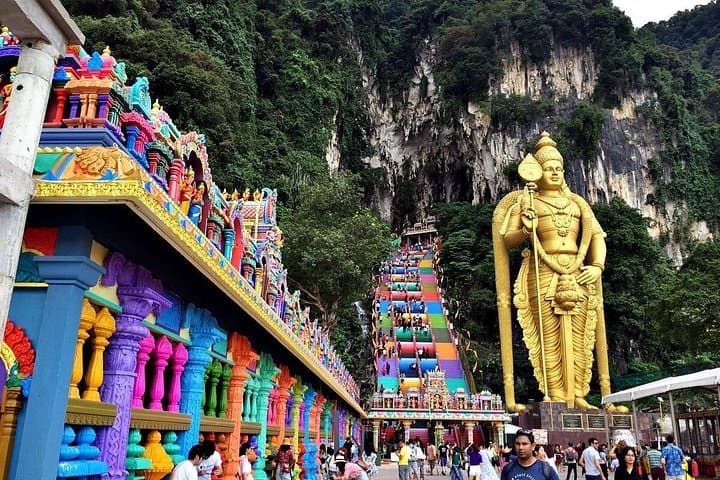 Batu Caves and Countryside Tour — Batik, Pewter & Limestone Caves from Kuala Lumpur photo 1