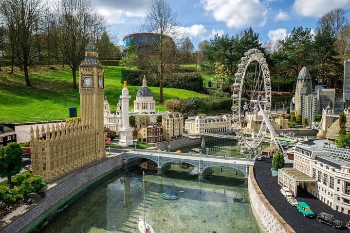 LEGOLAND Windsor and Windsor Castle Private Full-Day Tour photo 5
