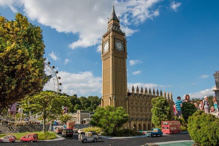 LEGOLAND Windsor and Windsor Castle Private Full-Day Tour photo 6