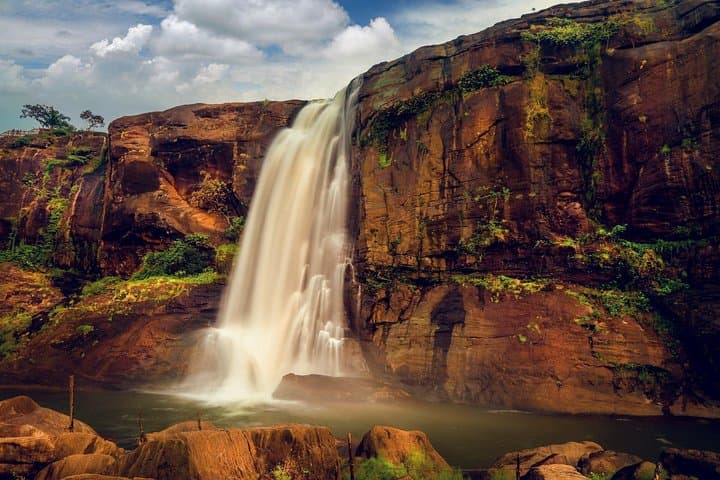 Athirapilly Waterfalls Day Trip From Kochi — Athirapilly, Vazhachal & Thumboormuzhi photo 2