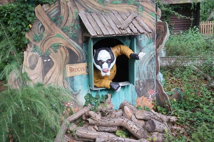 Chessington World of Adventures Private Full-Day Tour from London photo 3