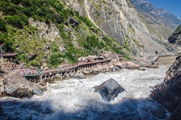 Tiger Leaping Gorge Upper Trail: Half-Day Private Tour from Lijiang photo 4