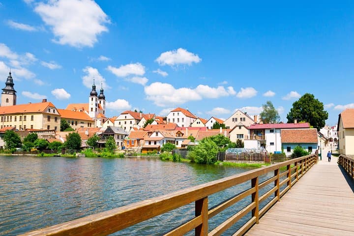 Prague to Fairytale Castles: Telc & Cervena Lhota Private Day Tour photo 2